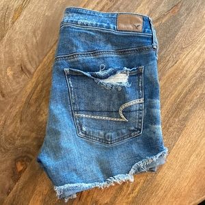American Eagle Outfitters | Women’s Ripped Jean Shorts |Tom Girl Stretch
